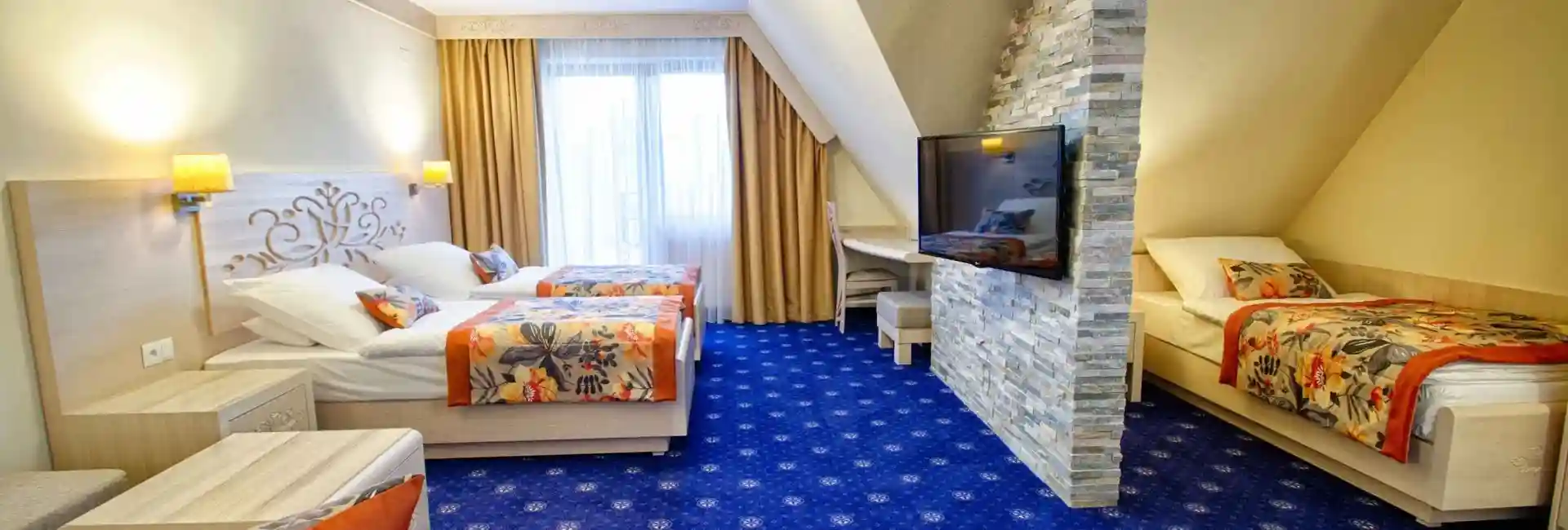 Kolmekohaline Premium Studio